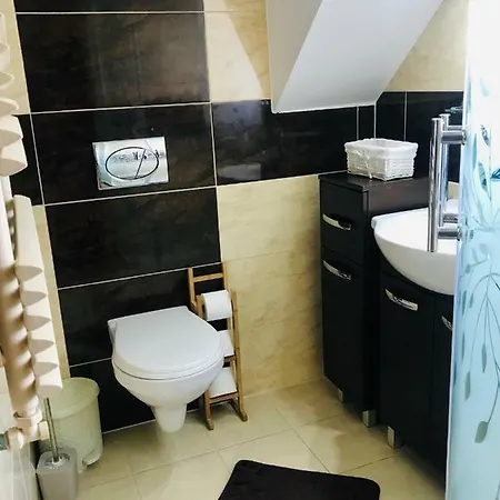 & בית אירוח *